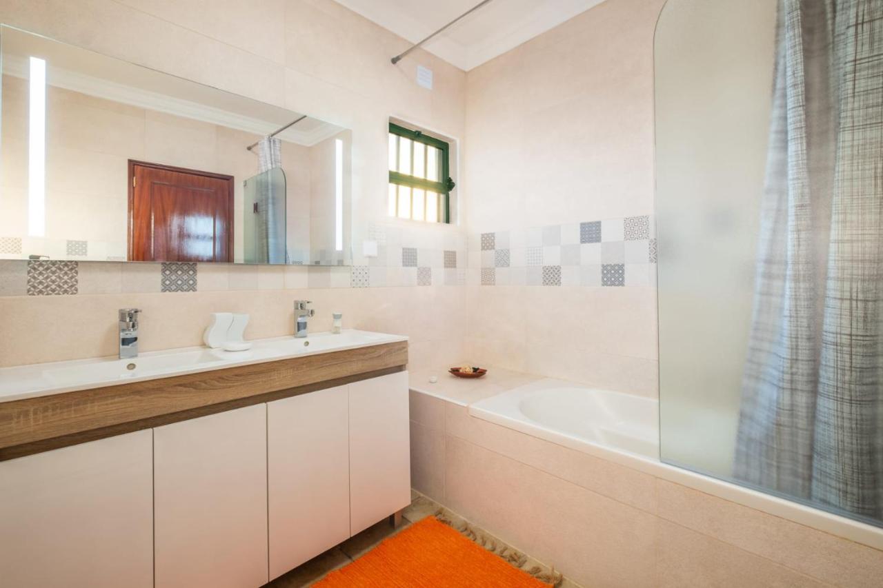 Villa Sequeira - Private Pool - Free Wifi - By Bedzy Albufeira Esterno foto